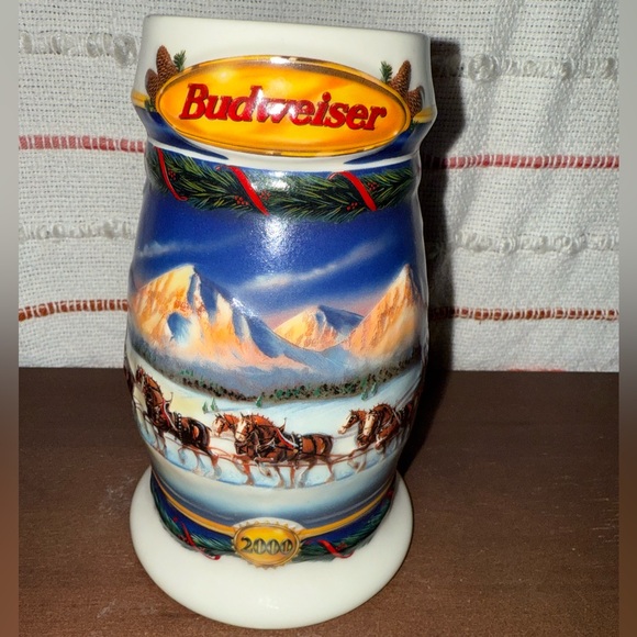 Vintage Budweiser Holiday Stein 2000 - Festive Red and Blue - Picture 4 of 15